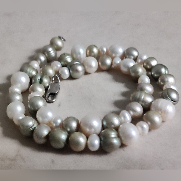 Genuine Cultured Pearls Necklace - Picture 11 of 14